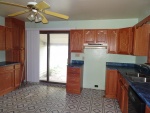 6 Kitchen 1.JPG